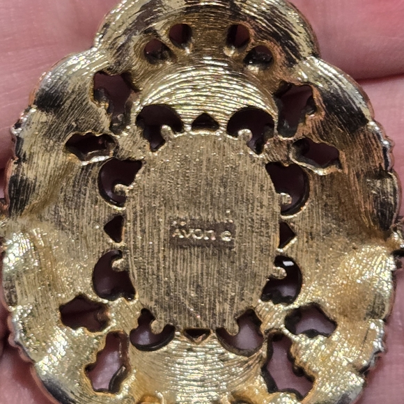 Vintage Avon Pink Cabochon Statement Necklace – Victorian Style Gold Tone - Picture 3 of 3